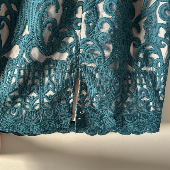 LULUS LACEY BODYCON MINI SPAGHETTI STRAP COCTAIL DRESS TEAL
AND NUDE SIZE SMALL - Picture 5 of 8